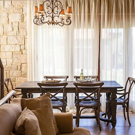 Serenity Villas, Nilie Hospitality Mgmt Willa