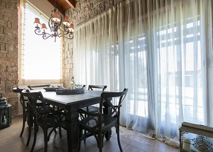 Serenity Villas, Nilie Hospitality Mgmt 卡桑德里亚